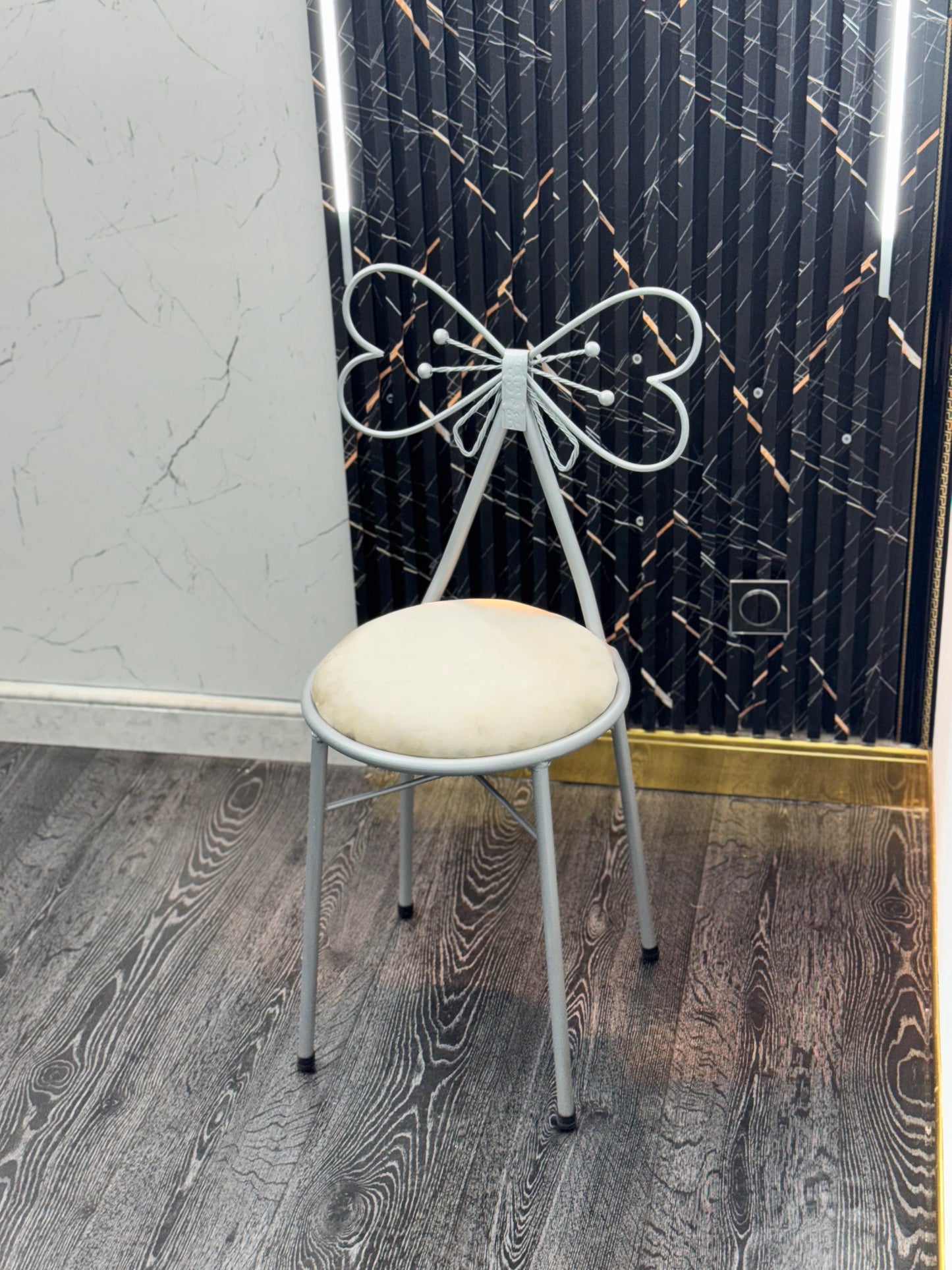 Chaise papillon