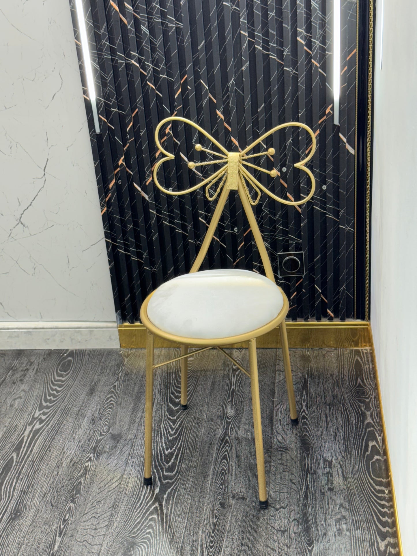 Chaise papillon